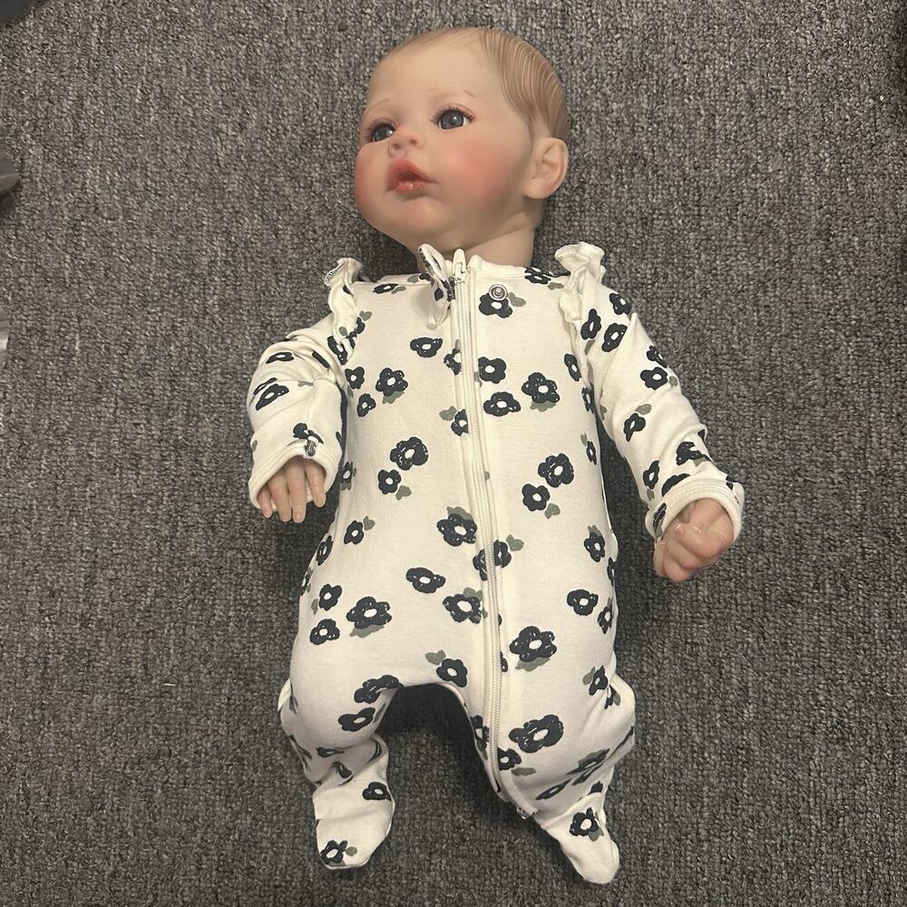 REBORN BABY DOLL by ANDREA ARCELLO Lifelike, Realistic Girl Blue Eyes 18"